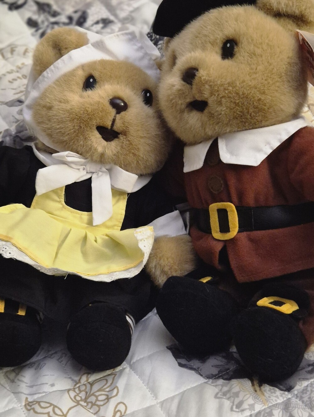 Vintage Gibson Greetings Pilgrim Bears Costume Plush Set Boy & Girl Pilgrim Bear